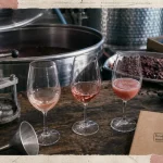 Vin rosé fabrication : saignée, pressurage direct et couleur issue des pellicules